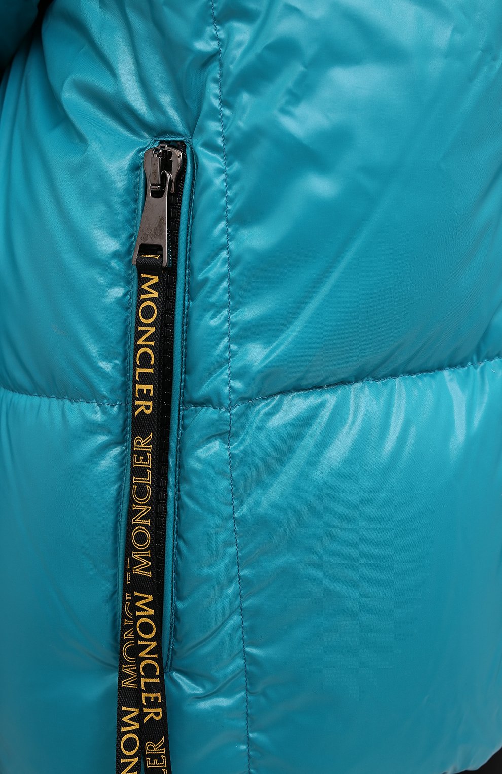 Пуховик MONCLER бирюзового цвета по цене 163000 руб., арт. F2-093-1A51N-00-C0067, фото 5 Пуховик MONCLER, арт. F2-093-1A51N-00-C0067, фото 5