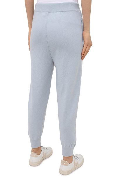 Кашемировые джоггеры EXTREME CASHMERE голубого цвета по цене 75500 руб., арт. 056/Y0GI, фото 4 Кашемировые джоггеры EXTREME CASHMERE, арт. 056/Y0GI, фото 4