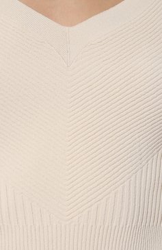 Женский топ из вискозы D.EXTERIOR кремвого цвета, арт. 58253 | Фото 5 (Материал сплава: Проставлено; Материал внешний: Вискоза; Драгоценные камни: Проставлено; Длина (для топов): Укороченные; Стили: Кэжуэл)