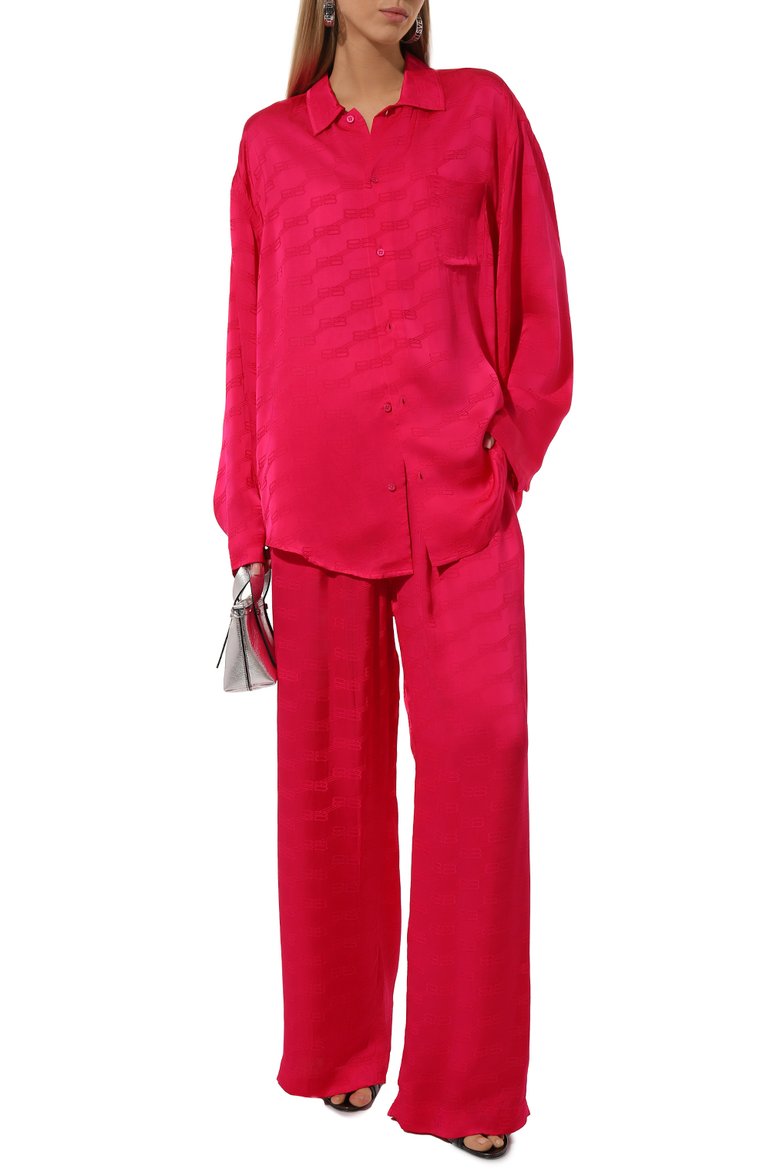 Женская рубашка из вискозы BALENCIAGA фуксия цвета, арт. 681631/TM068 | Фото 2 (Драгоценные камни: Проставлено; Материал внешний: Вискоза; Материал сплава: Проставлено; Рукава: Длинные; Длина (для топов): Удлиненные; Принт: С принтом; Кросс-КТ: костюм; Женское Кросс-КТ: Рубашка-одежда; Стили: Кэжуэл)