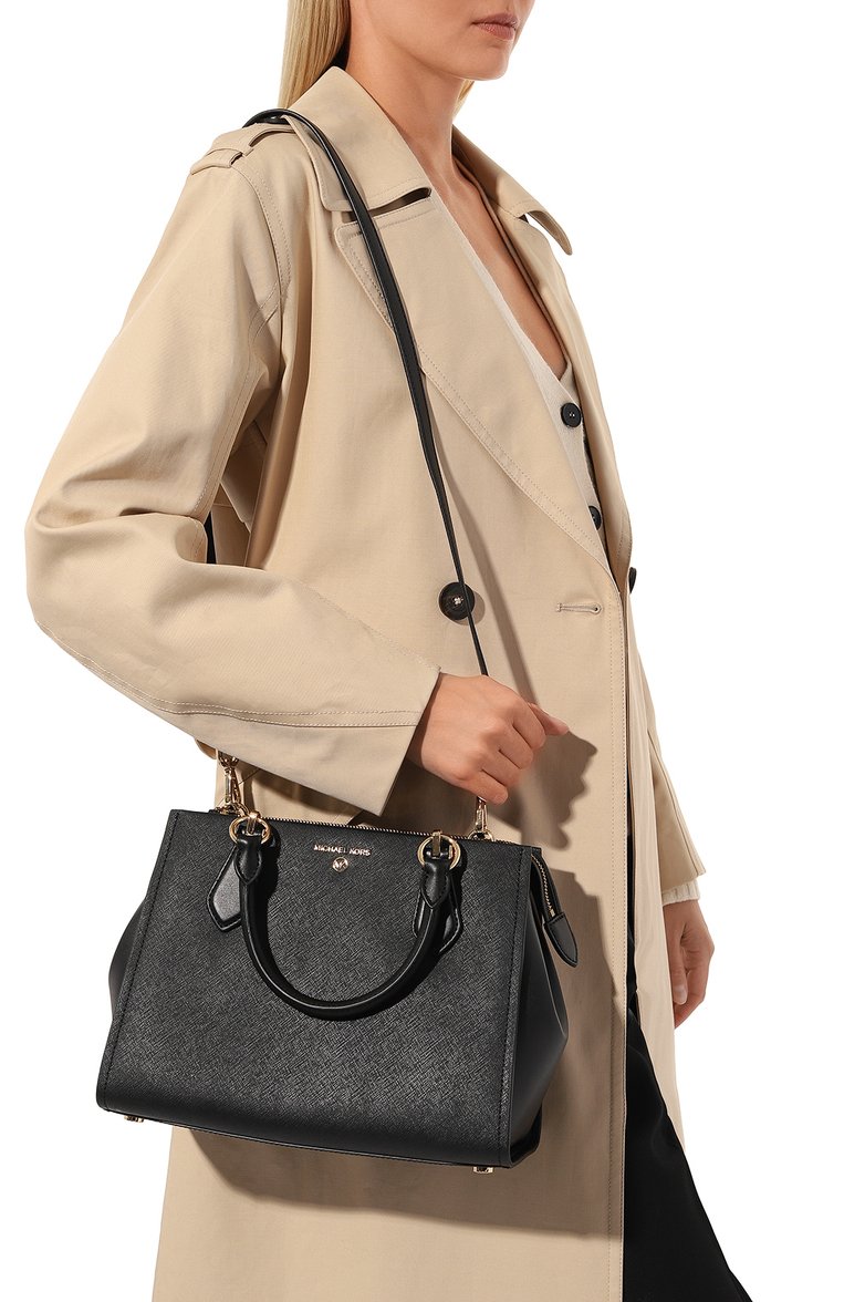 Женская сумка marilyn medium MICHAEL MICHAEL KORS черного цвета, арт. 30S2G6AS2L | Фото 2 (Материал: Натуральная кожа; Ремень/цепочка: На ремешке; Размер: medium; Сумки-технические: Сумки top-handle; Материал сплава: Проставлено; Драгоценные камни: Проставлено)