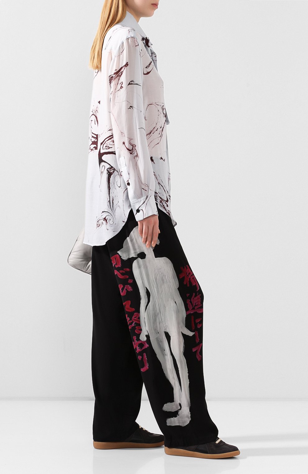 Брюки из вискозы YOHJI YAMAMOTO черного цвета по цене 78550 руб., арт. NN-P81-813, фото 2 Брюки из вискозы YOHJI YAMAMOTO, арт. NN-P81-813, фото 2