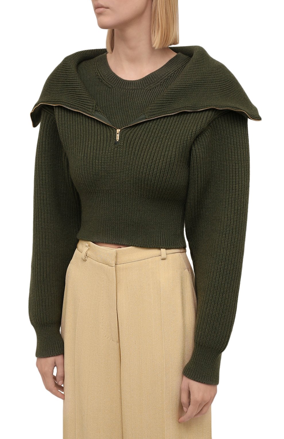 Шерстяной свитер JACQUEMUS хаки цвета по цене 78400 руб., арт. 213KN501-2200, фото 3 Шерстяной свитер JACQUEMUS, арт. 213KN501-2200, фото 3