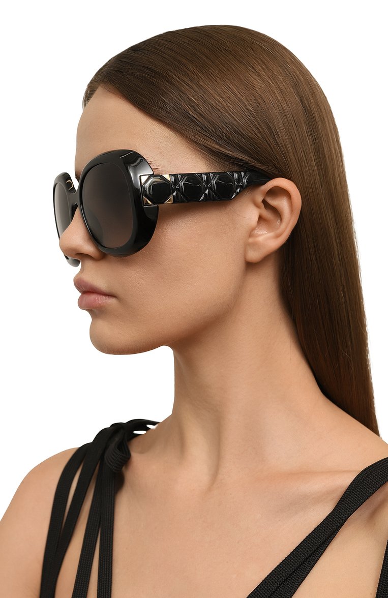 Женские солнцезащитные очки DIOR EYEWEAR черного цвета, арт. LADY 9522 R2I 10A1 | Фото 2 (Региональные ограничения белый список (Axapta Mercury): Не проставлено; Нос: Не проставлено; Материал: Пластик; Тип очков: С/з; Оптика Гендер: оптика-женское; Очки форма: Круглые)