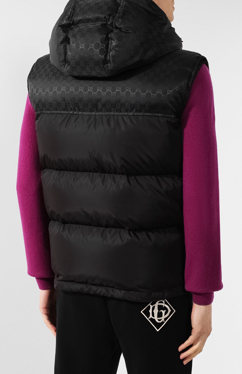 Пуховый жилет GUCCI черного цвета по цене 206500 руб., арт. 546333/Z4218, фото 4 Пуховый жилет GUCCI, арт. 546333/Z4218, фото 4