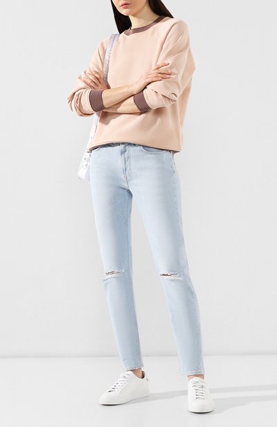 Джинсы с потертостями ACNE STUDIOS голубого цвета по цене 24800 руб., арт. A00045, фото 2 Джинсы с потертостями ACNE STUDIOS, арт. A00045, фото 2