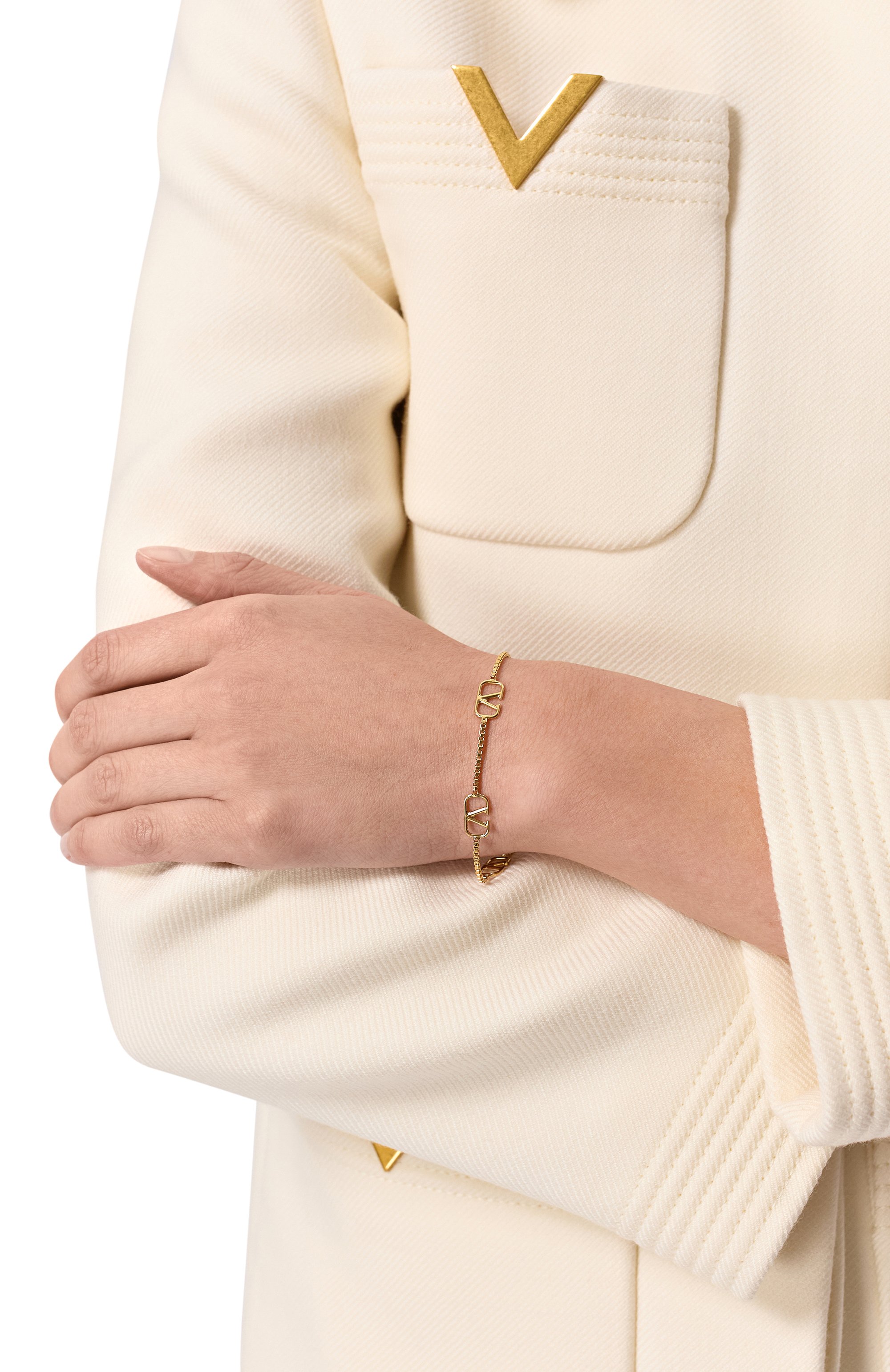 Браслет VALENTINO золотого цвета по цене 52750 руб., арт. 5W2J0U87/MET, фото 2 Браслет VALENTINO, арт. 5W2J0U87/MET, фото 2