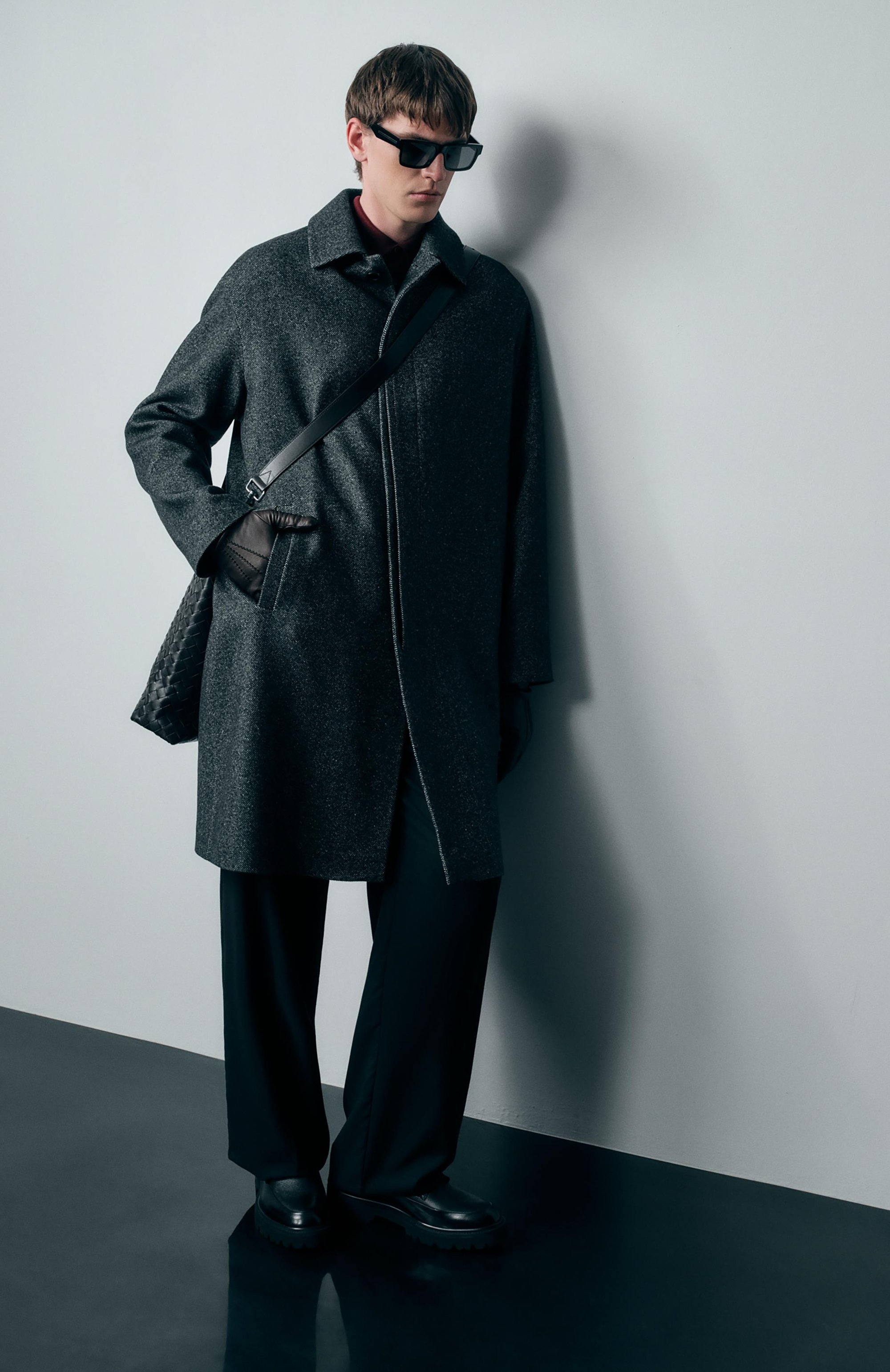 Пальто из кашемира и шелка MVST темно-серого цвета по цене 635500 руб., арт. M25.1PM.C002 BS, фото 6 Пальто из кашемира и шелка MVST, арт. M25.1PM.C002 BS, фото 6