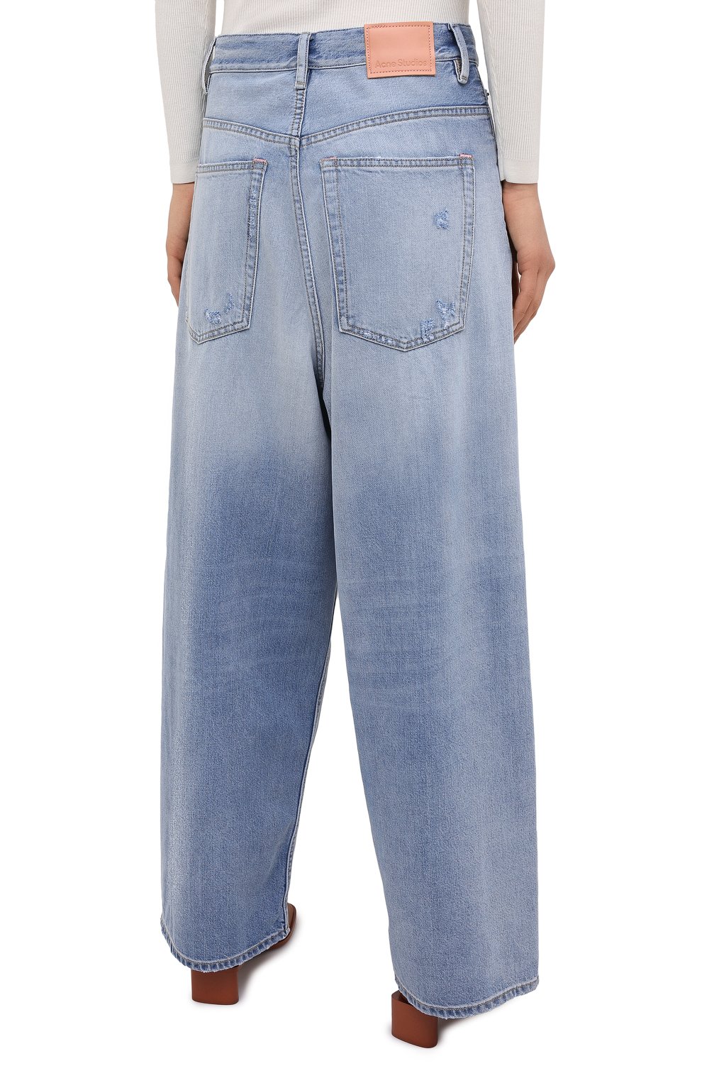 Джинсы ACNE STUDIOS голубого цвета по цене 31750 руб., арт. A00237, фото 4 Джинсы ACNE STUDIOS, арт. A00237, фото 4