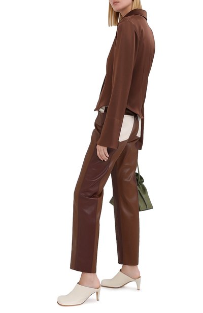 Брюки NANUSHKA коричневого цвета по цене 57850 руб., арт. VINNI_BR0WN PATCH_VEGAN LEATHER, фото 2 Брюки NANUSHKA, арт. VINNI_BR0WN PATCH_VEGAN LEATHER, фото 2