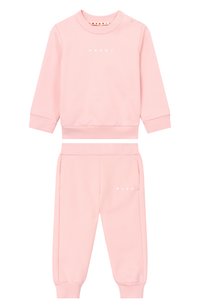 Светло-розовый