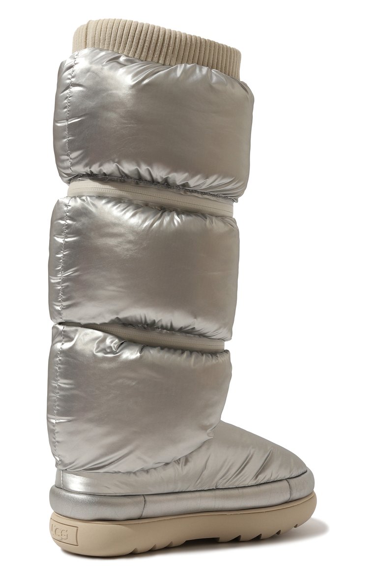 Женские сапоги classic maxi UGG серебряного цвета, арт. UGSCLMXUTMS1135152W | Фото 5 (Материал внешний: Текстиль; Материал утеплителя: Натуральный мех, Шерсть, Текстиль; Подошва: Платформа; Высота голенища: Средние; Женское Кросс-КТ: Дутики; Каблук тип: Устойчивый)