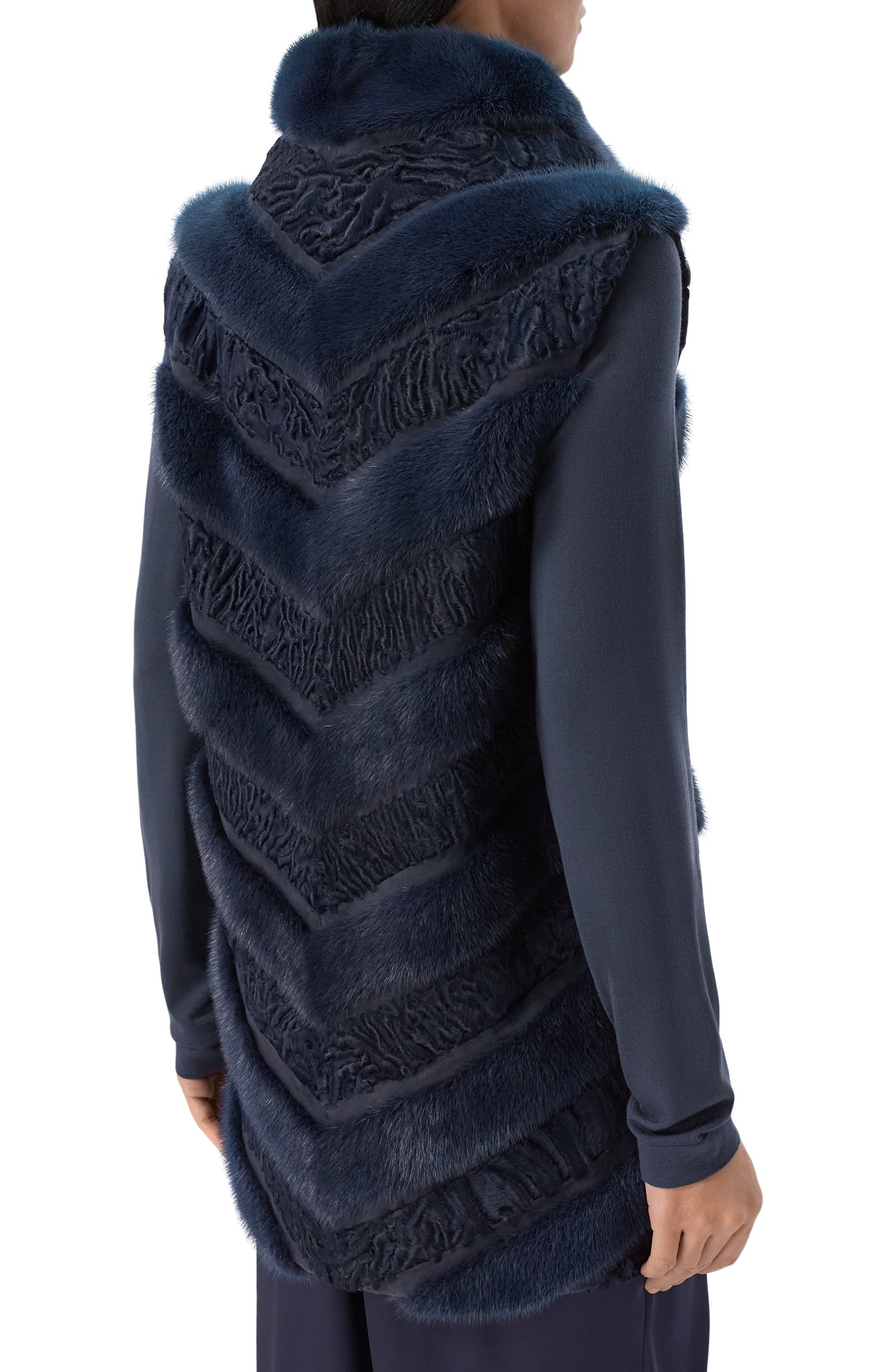 Жилет из каракуля и норки KITON синего цвета по цене 1050000 руб., арт. D40686U/4L03, фото 4 Жилет из каракуля и норки KITON, арт. D40686U/4L03, фото 4