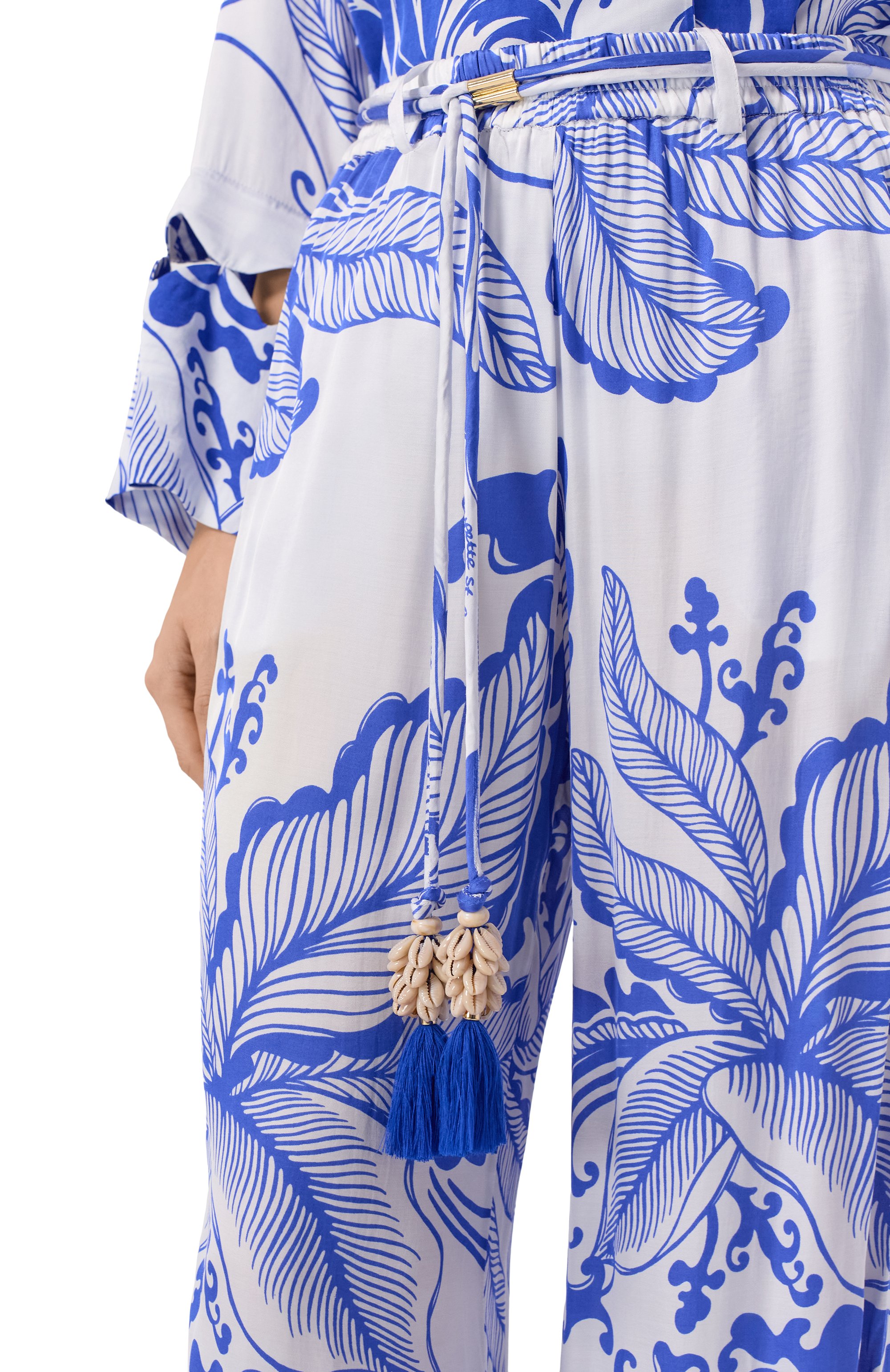 Брюки из вискозы POUPETTE ST BARTH синего цвета по цене 44750 руб., арт. WPFR26QVSRWE, фото 5 Брюки из вискозы POUPETTE ST BARTH, арт. WPFR26QVSRWE, фото 5