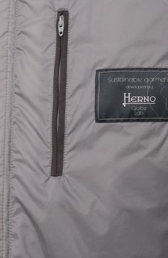 Мужской пуховый бомбер HERNO светло-серого цве�та, арт. PI001216U/12456Z | Фото 7 (Драгоценные камни: Проставлено; Рукава: Длинные; Длина (верхняя одежда): Короткие; Материал утеплителя: Пух и перо; Материал сплава: Проставлено; Материал подклада: Синтетический материал; Принт: Без принта; Мужское Кросс-КТ: Куртка-пуховая, Подстежка; Кросс-КТ: бомбер; Стили: Кэжуэл; Материал внешний: Синтетический материал)