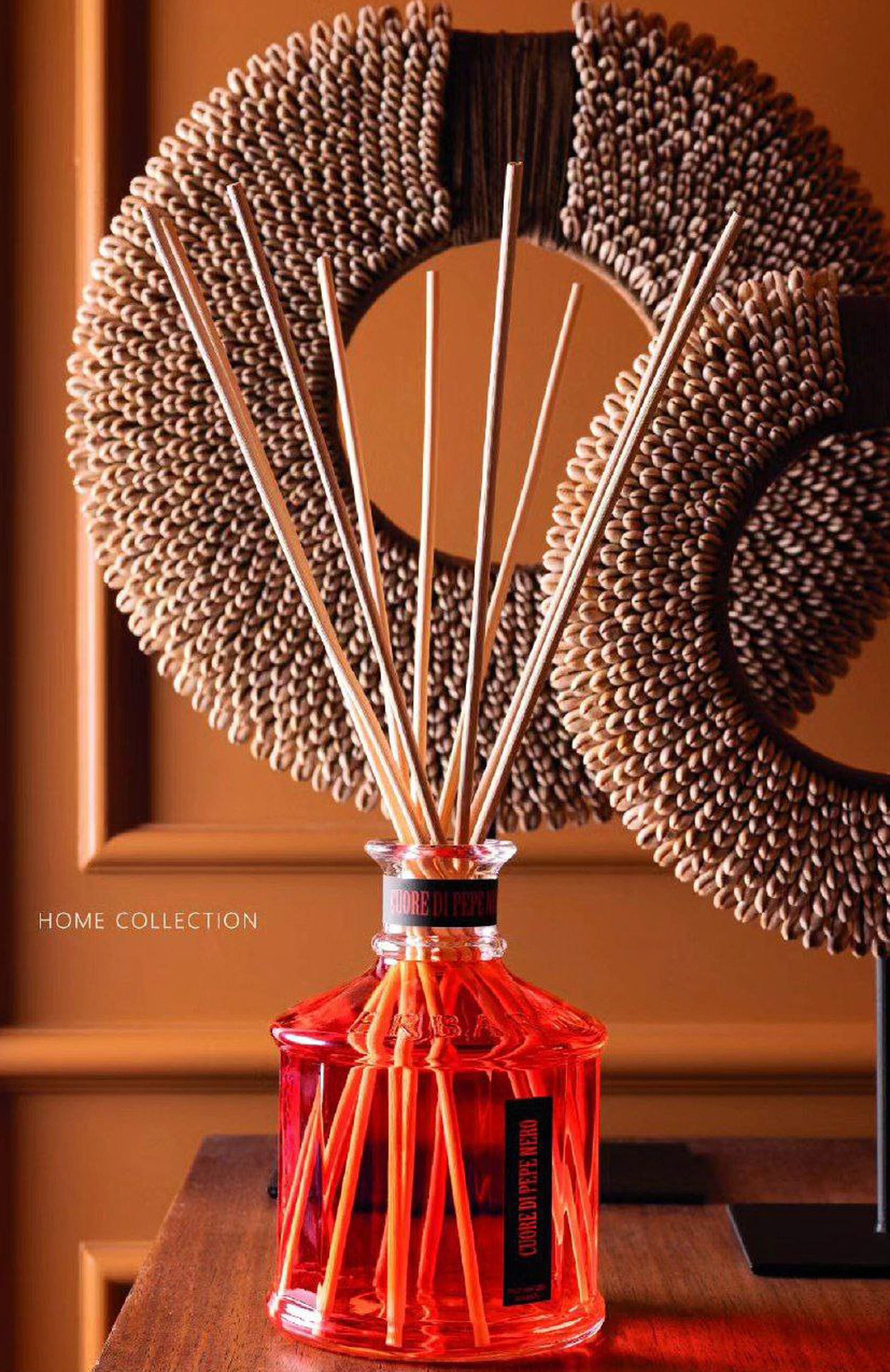 Диффузор cuore di pepe nero (500ml) ERBARIO TOSCANO бесцветного цвета по цене 15200 руб., арт. DA50PN, фото 4 Диффузор cuore di pepe nero (500ml) ERBARIO TOSCANO, арт. DA50PN, фото 4