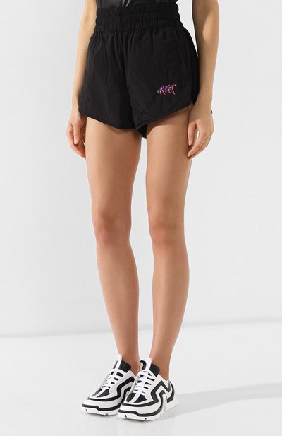 Шорты с эластичным поясом ALEXANDERWANG.T черного цвета по цене 30850 руб., арт. 4W194009, фото 3 Шорты с эластичным поясом ALEXANDERWANG.T, арт. 4W194009, фото 3