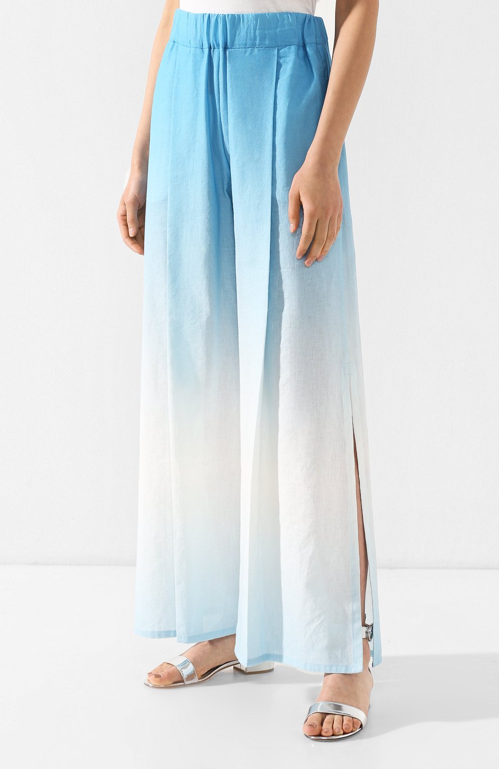 Брюки из смеси хлопка и льна A MERE CO голубого цвета по цене 36100 руб., арт. AMC/R19083, фото 3 Брюки из смеси хлопка и льна A MERE CO, арт. AMC/R19083, фото 3