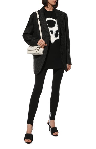 Хлопковая футболка VETEMENTS черного цвета по цене 58900 руб., арт. UE52TR290B 1602/W, фото 2 Хлопковая футболка VETEMENTS, арт. UE52TR290B 1602/W, фото 2