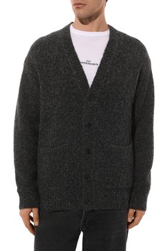 Мужской шерстяной кардиган DRIES VAN NOTEN серого цвета, арт. 232-021242-7704 | Фото 3 (Материал внешний: Шерсть; Драгоценные камни: Проставлено; Рукава: Длинные; Длина (для топов): Стандартные; Материал сплава: Проставлено; Мужское Кросс-КТ: Кардиган-одежда; Стили: Минимализм)