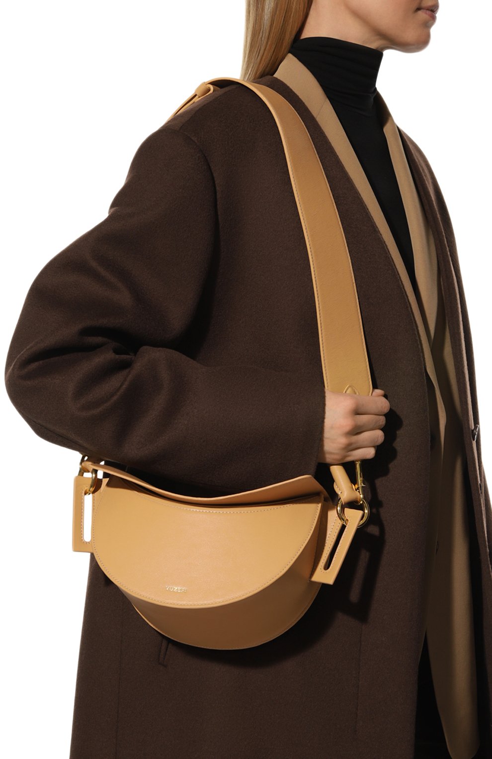 Сумка dip YUZEFI бежевого цвета по цене 79500 руб., арт. YUZAW22-HB-DI-26, фото 2 Сумка dip YUZEFI, арт. YUZAW22-HB-DI-26, фото 2