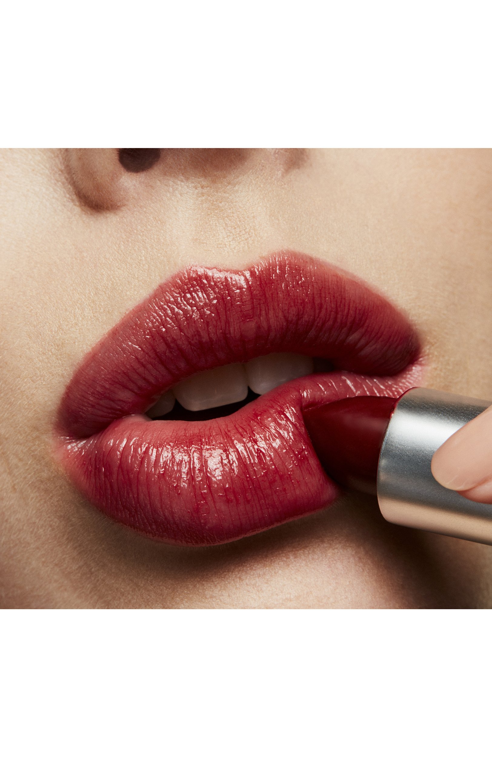 Губная помада lustreglass sheer-shine lipstick, оттенок spice it up! (3,5g) MAC цвета по цене 3390 руб., арт. SB48-27, фото 5 Губная помада lustreglass sheer-shine lipstick, оттенок spice it up! (3,5g) MAC, арт. SB48-27, фото 5