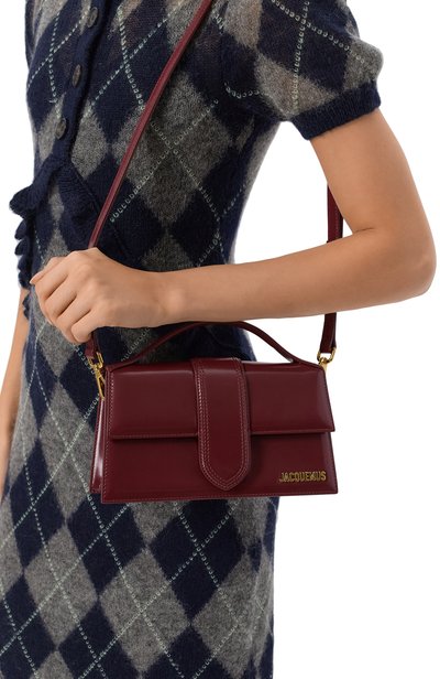 Сумка le bambino JACQUEMUS бордового цвета по цене 117500 руб., арт. 23HBAW00007/AC18A01, фото 2 Сумка le bambino JACQUEMUS, арт. 23HBAW00007/AC18A01, фото 2