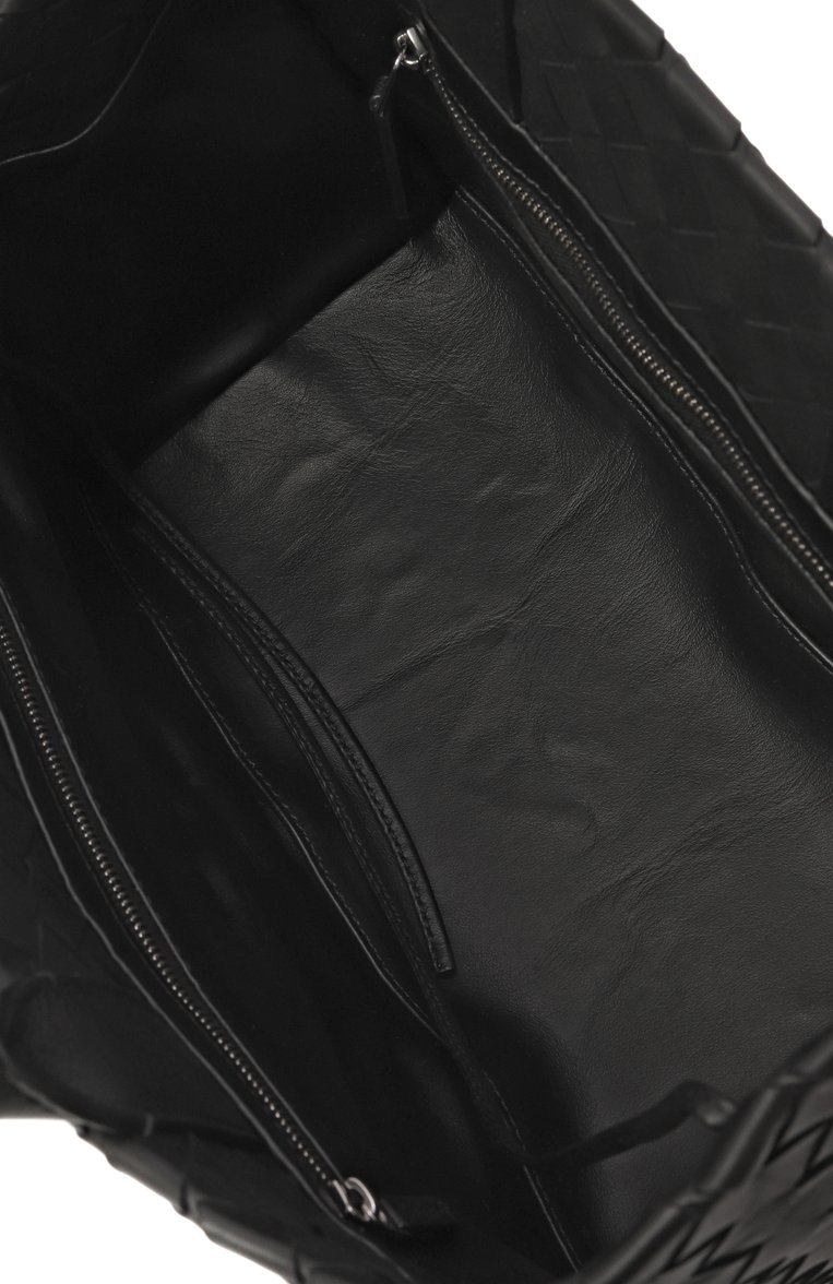 Женская сумка BOTTEGA VENETA черного цвета, арт. 600887/V3UH3 | Фото 5 (Материал: Натуральная кожа; Размер: medium; Материал сплава: Проставлено; Драгоценные камни: Проставлено)