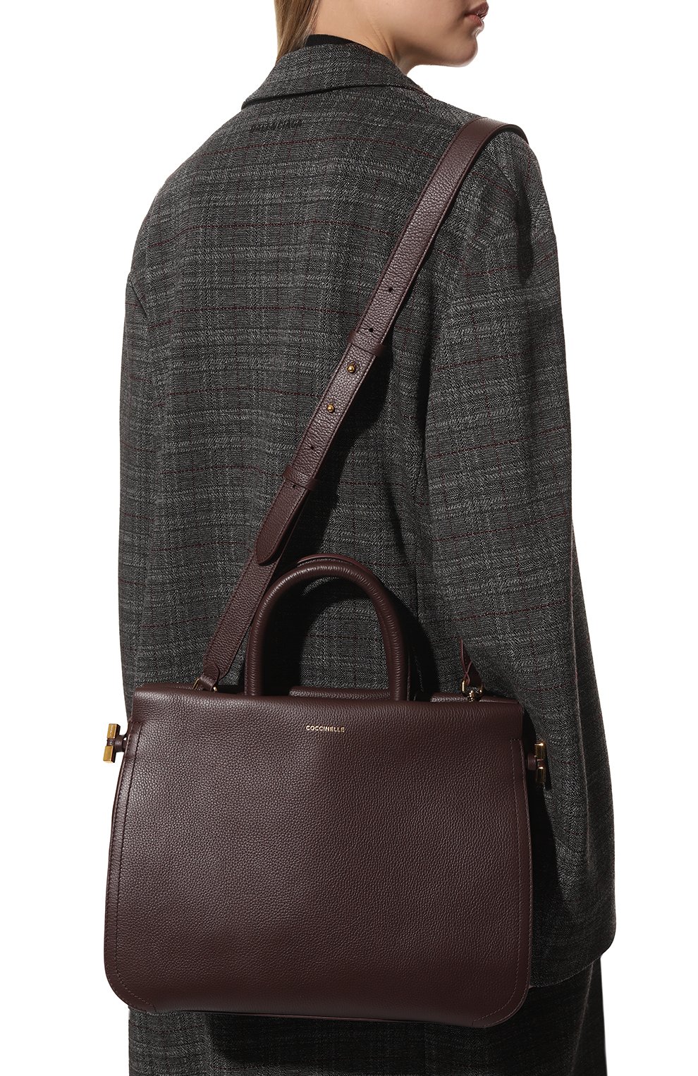 Сумка blue soft COCCINELLE бордового цвета по цене 44900 руб., арт. E1 NHF 18 02 01, фото 2 Сумка blue soft COCCINELLE, арт. E1 NHF 18 02 01, фото 2