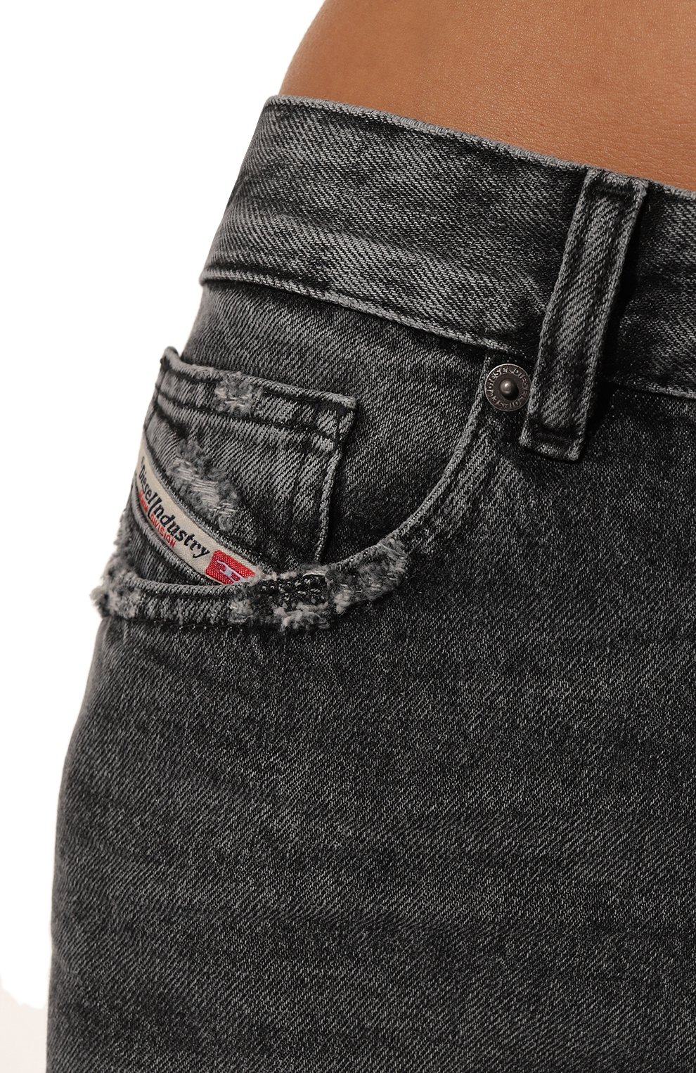 Джинсы DIESEL темно-серого цвета по цене 20650 руб., арт. A06925/007X4, фото 5 Джинсы DIESEL, арт. A06925/007X4, фото 5