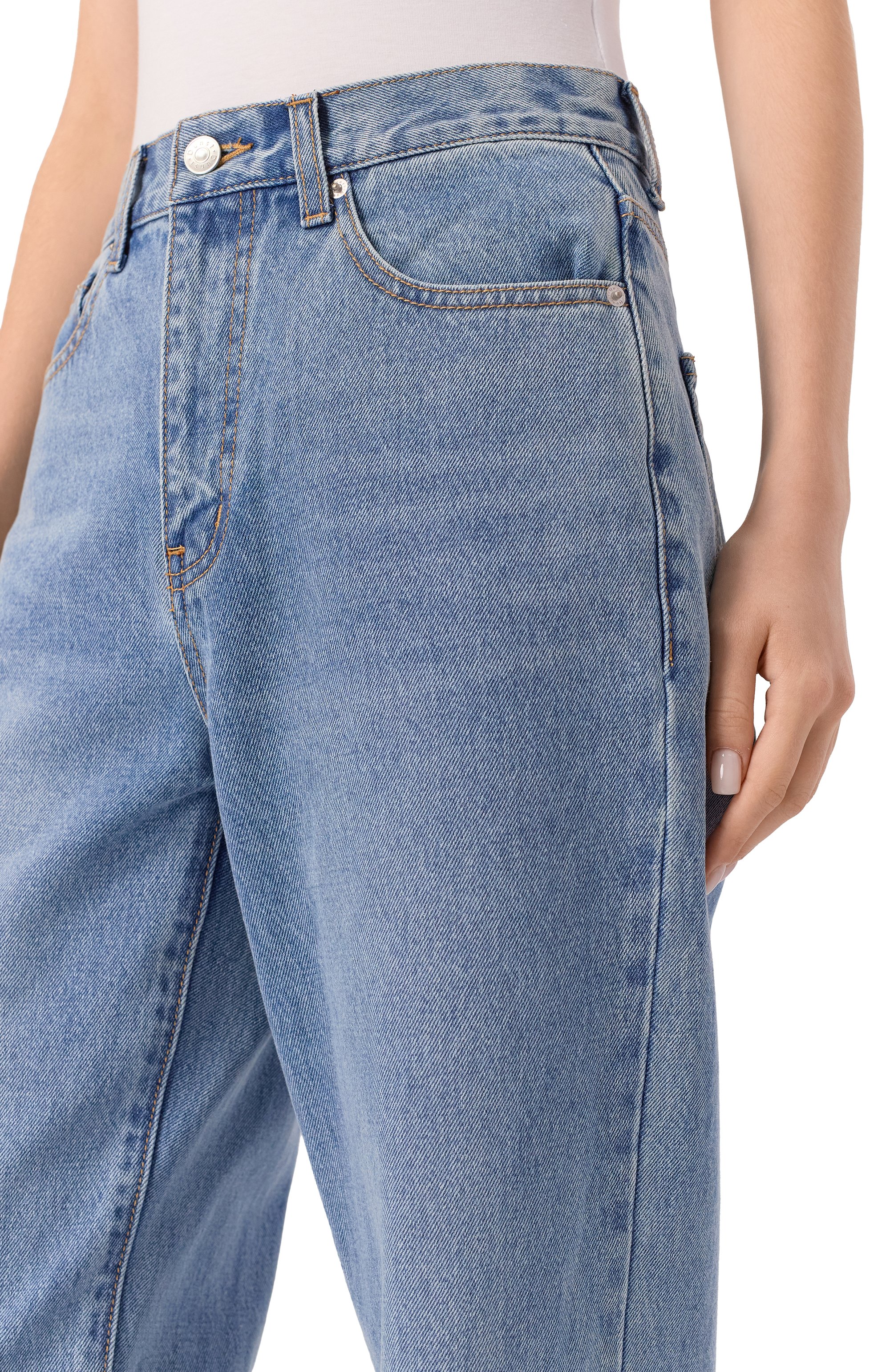 Джинсы DUNST голубого цвета по цене 13900 руб., арт. UDPA5C217B1, фото 5 Джинсы DUNST, арт. UDPA5C217B1, фото 5