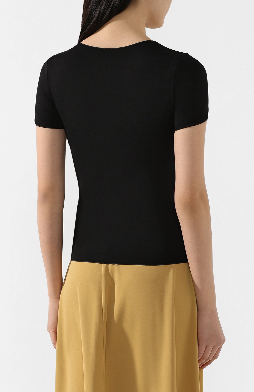 Футболка из вискозы EMPORIO ARMANI черного цвета по цене 24450 руб., арт. 8N2M6A/2J85Z, фото 4 Футболка из вискозы EMPORIO ARMANI, арт. 8N2M6A/2J85Z, фото 4