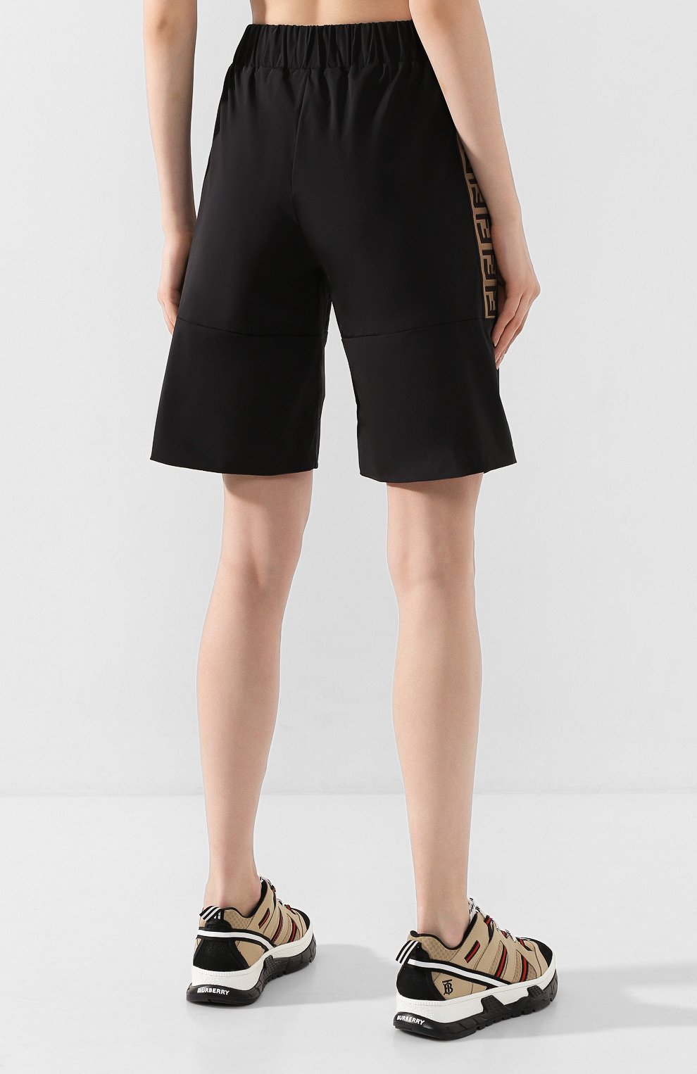 Шорты FENDI черного цвета по цене 48500 руб., арт. FAB189 AB4B, фото 4 Шорты FENDI, арт. FAB189 AB4B, фото 4