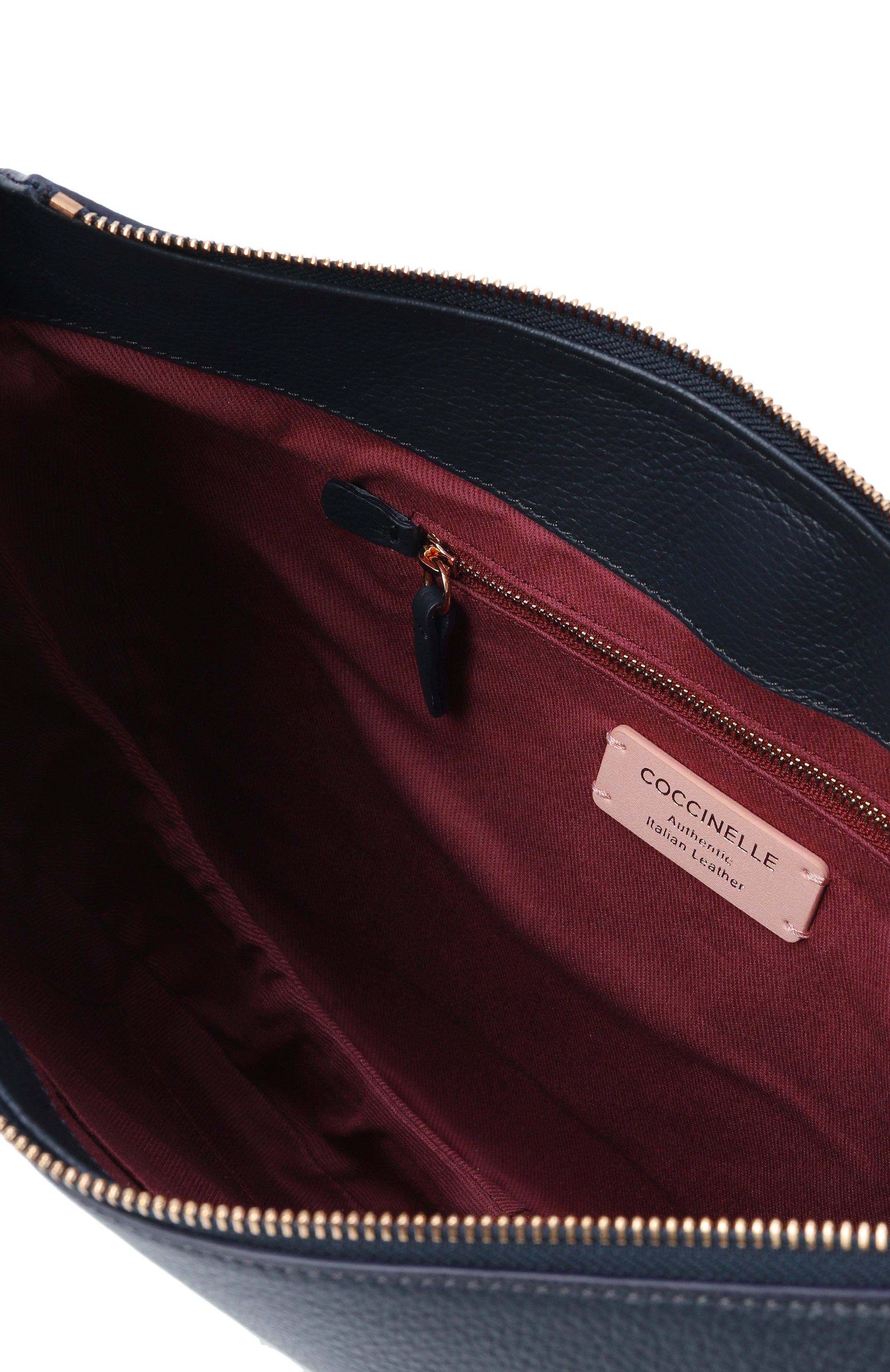 Сумка c-easy medium COCCINELLE темно-синего цвета по цене 44100 руб., арт. E1 SHA 13 02 01, фото 5 Сумка c-easy medium COCCINELLE, арт. E1 SHA 13 02 01, фото 5