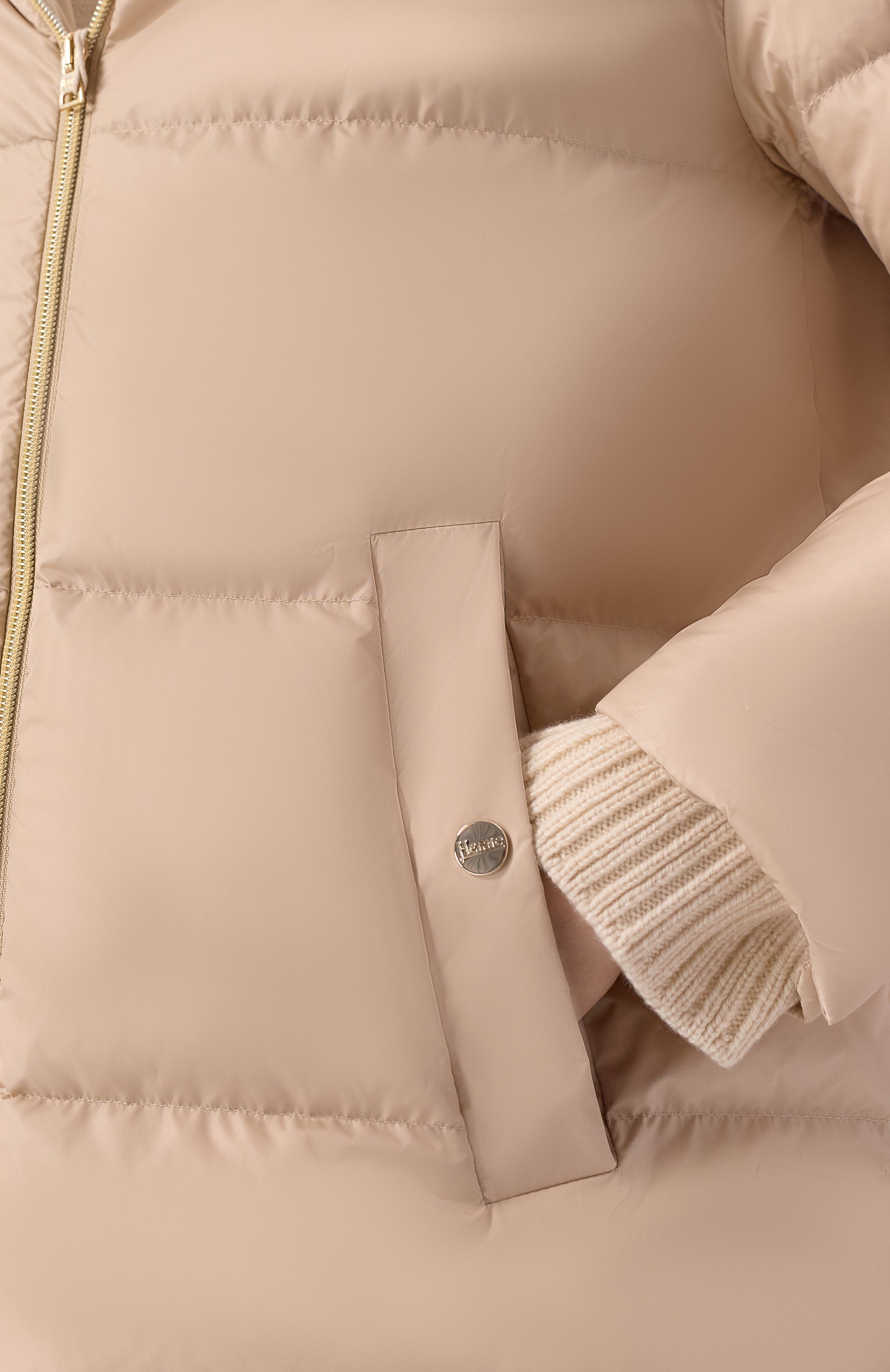 Пуховик HERNO бежевого цвета по цене 98000 руб., арт. PI002213D/12004, фото 5 Пуховик HERNO, арт. PI002213D/12004, фото 5