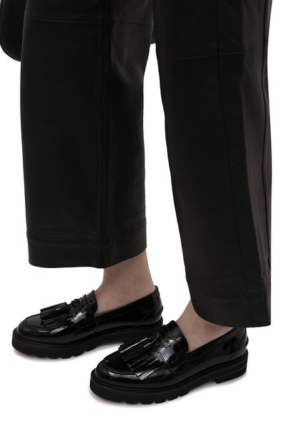 Кожаные пенни-лоферы mila STUART WEITZMAN черного цвета по цене 56100 руб., арт. S0401, фото 3 Кожаные пенни-лоферы mila STUART WEITZMAN, арт. S0401, фото 3