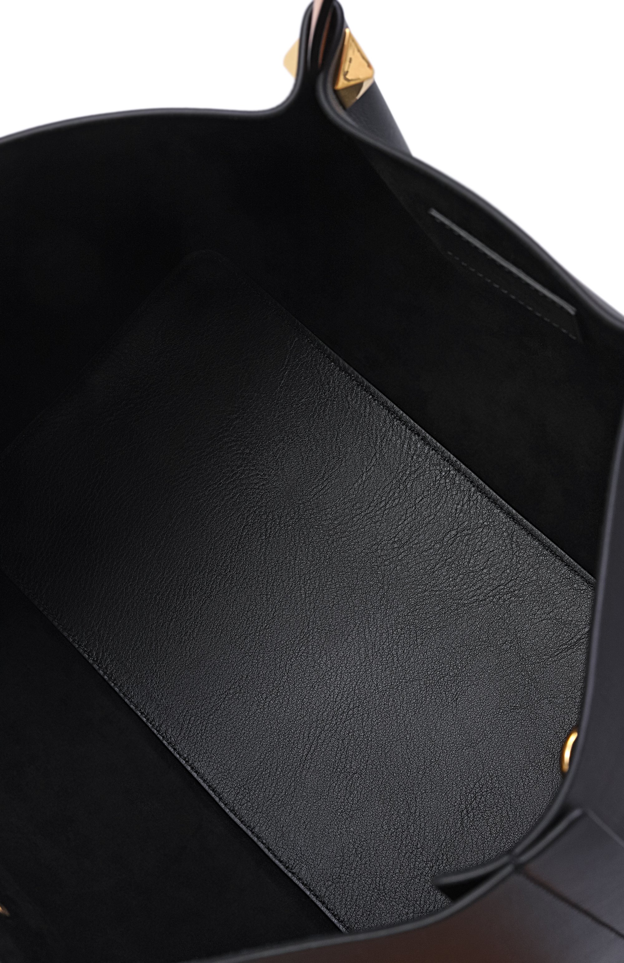 Сумка-тоут vlogo medium VALENTINO черного цвета по цене 357500 руб., арт. 8W2B0T01/LSX, фото 5 Сумка-тоут vlogo medium VALENTINO, арт. 8W2B0T01/LSX, фото 5