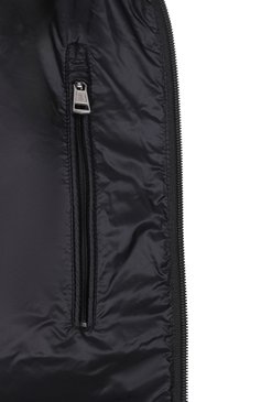 Мужская пуховик akinari MONCLER черного цвета, арт. 1A00009/596J9 | Фото 7 (Длина (верхняя одежда): Короткие; Материал внешний: Синтетический материал; Материал подклада: Синтетический м�атериал; Рукава: Длинные; Стили: Кэжуэл; Мужское Кросс-КТ: пуховик-короткий)