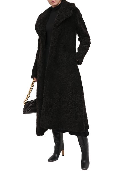 Шуба из овчины BOTTEGA VENETA коричневого цвета по цене 940500 руб., арт. 641923/VKV70, фото 2 Шуба из овчины BOTTEGA VENETA, арт. 641923/VKV70, фото 2