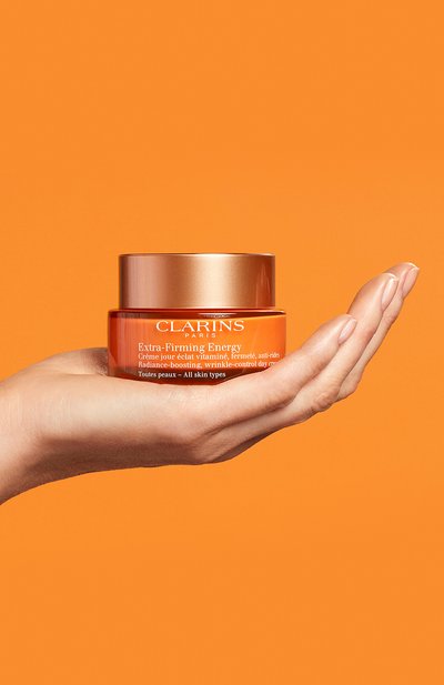 Регенерирующий дневной крем с эффектом сияния для любого типа кожи (50ml) CLARINS бесцветного цвета по цене 9700 руб., арт. 80070887, фото 5 Регенерирующий дневной крем с эффектом сияния для любого типа кожи (50ml) CLARINS, арт. 80070887, фото 5