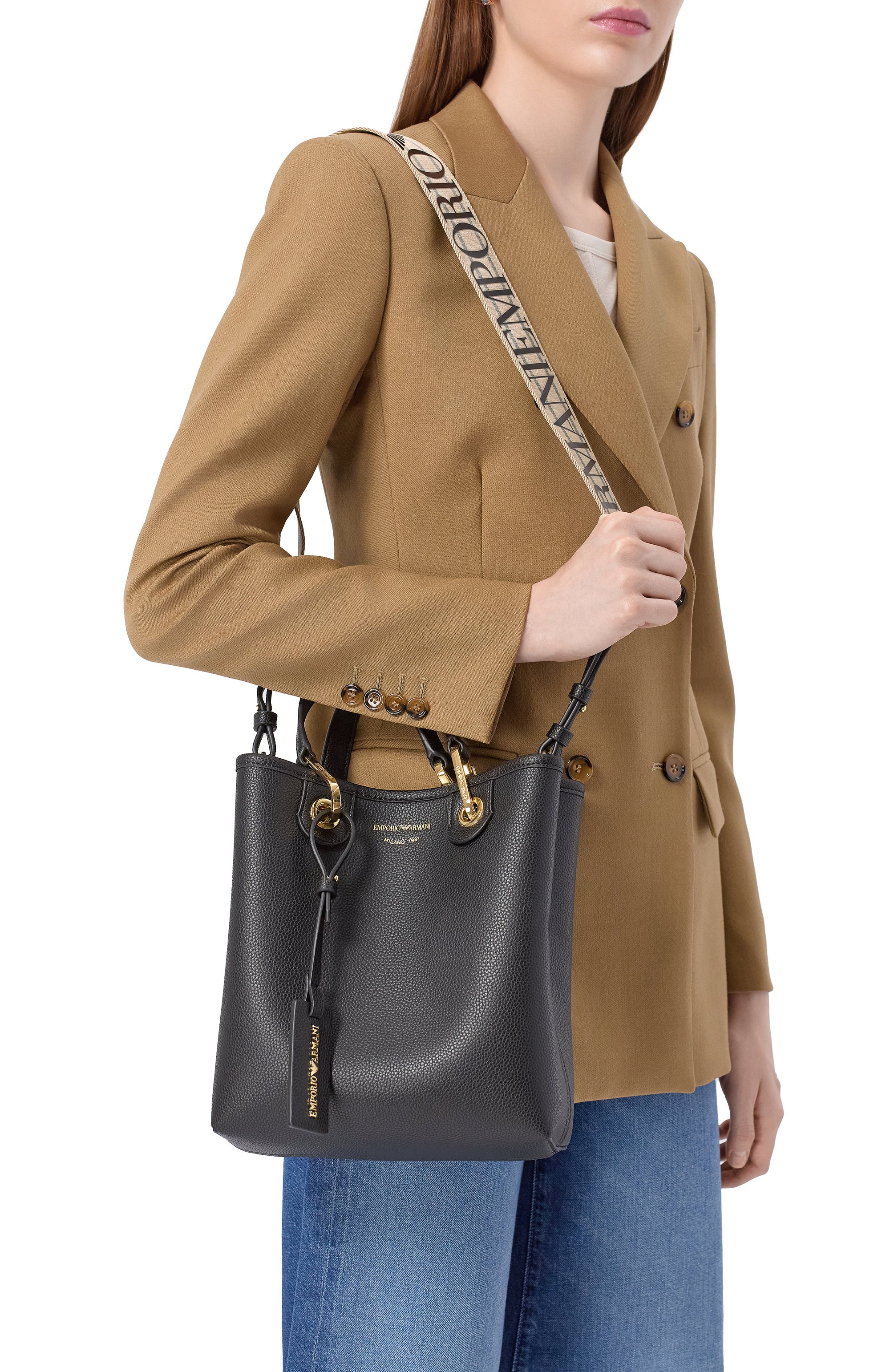 Сумка myea EMPORIO ARMANI черного цвета по цене 38500 руб., арт. EW000362/AF12103/MC032, фото 2 Сумка myea EMPORIO ARMANI, арт. EW000362/AF12103/MC032, фото 2