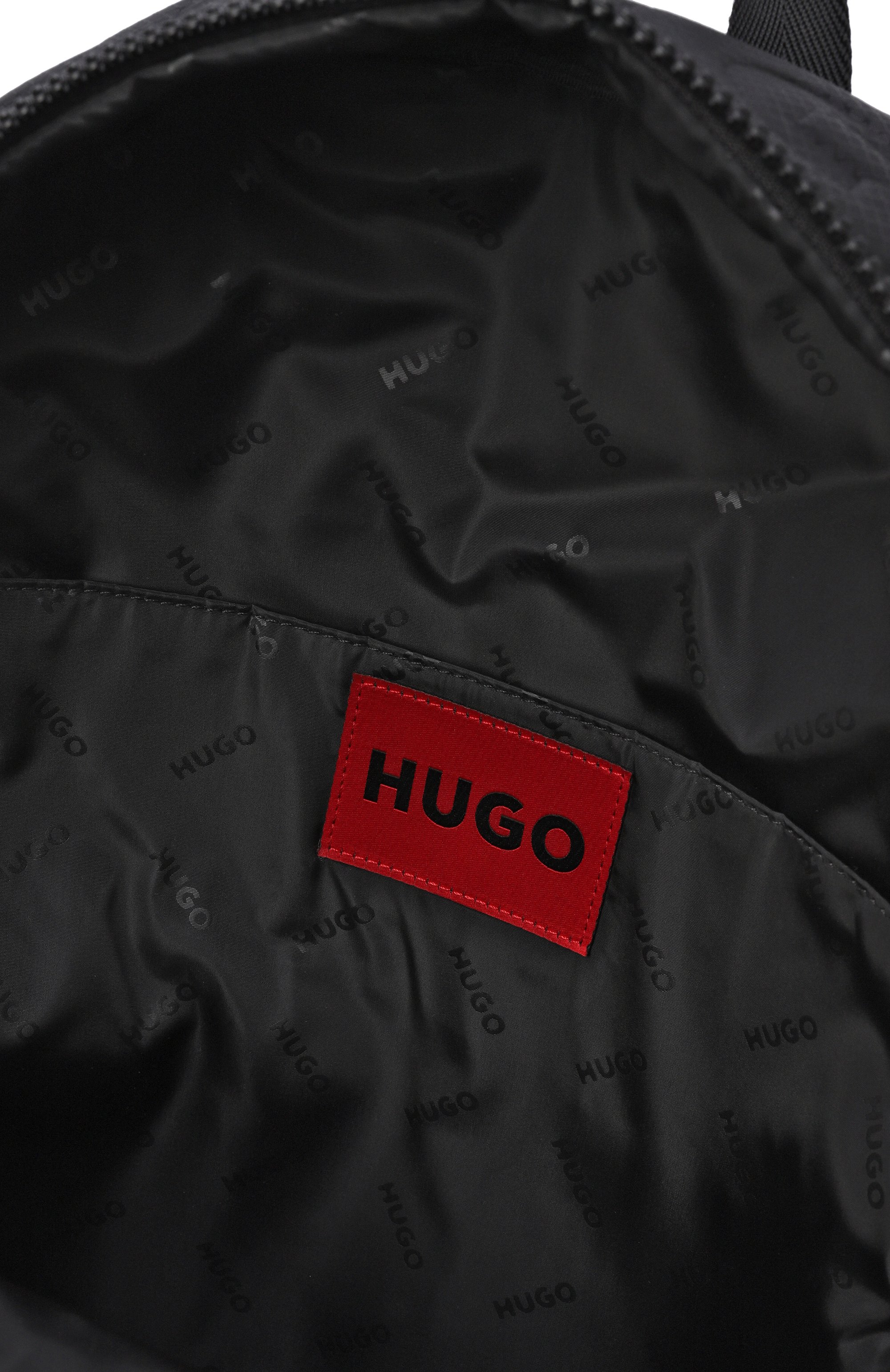 Рюкзак uther HUGO черного цвета по цене 21950 руб., арт. 50558522, фото 4 Рюкзак uther HUGO, арт. 50558522, фото 4