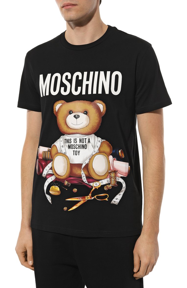 Мужская хлопковая футболка MOSCHINO черного цвета, арт. V0712/5241 | Фото 3 (Рукава: Короткие; Длина (для топов): Стандартные; Материал сплава: Проставлено; Драгоценные камни: Проставлено; Материал внешний: Хлопок; Стили: Кэжуэл; Принт: С принтом)