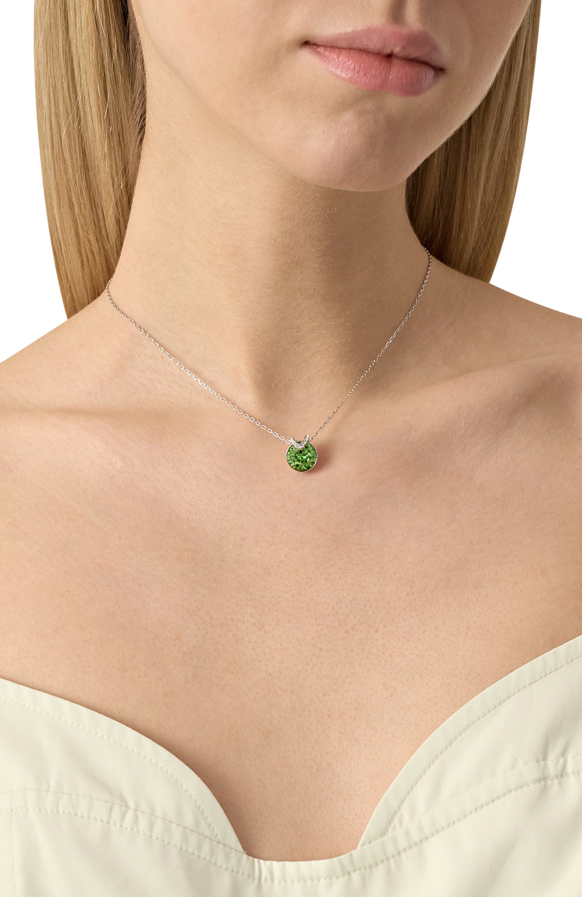 Подвеска bella v SWAROVSKI зеленого цвета по цене 15200 руб., арт. 5724285, фото 2 Подвеска bella v SWAROVSKI, арт. 5724285, фото 2