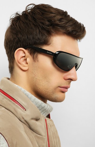 Солнцезащитные очки MIU MIU черного цвета по цене 19600 руб., арт. 06VS-1AB1B0, фото 3 Солнцезащитные очки MIU MIU, арт. 06VS-1AB1B0, фото 3