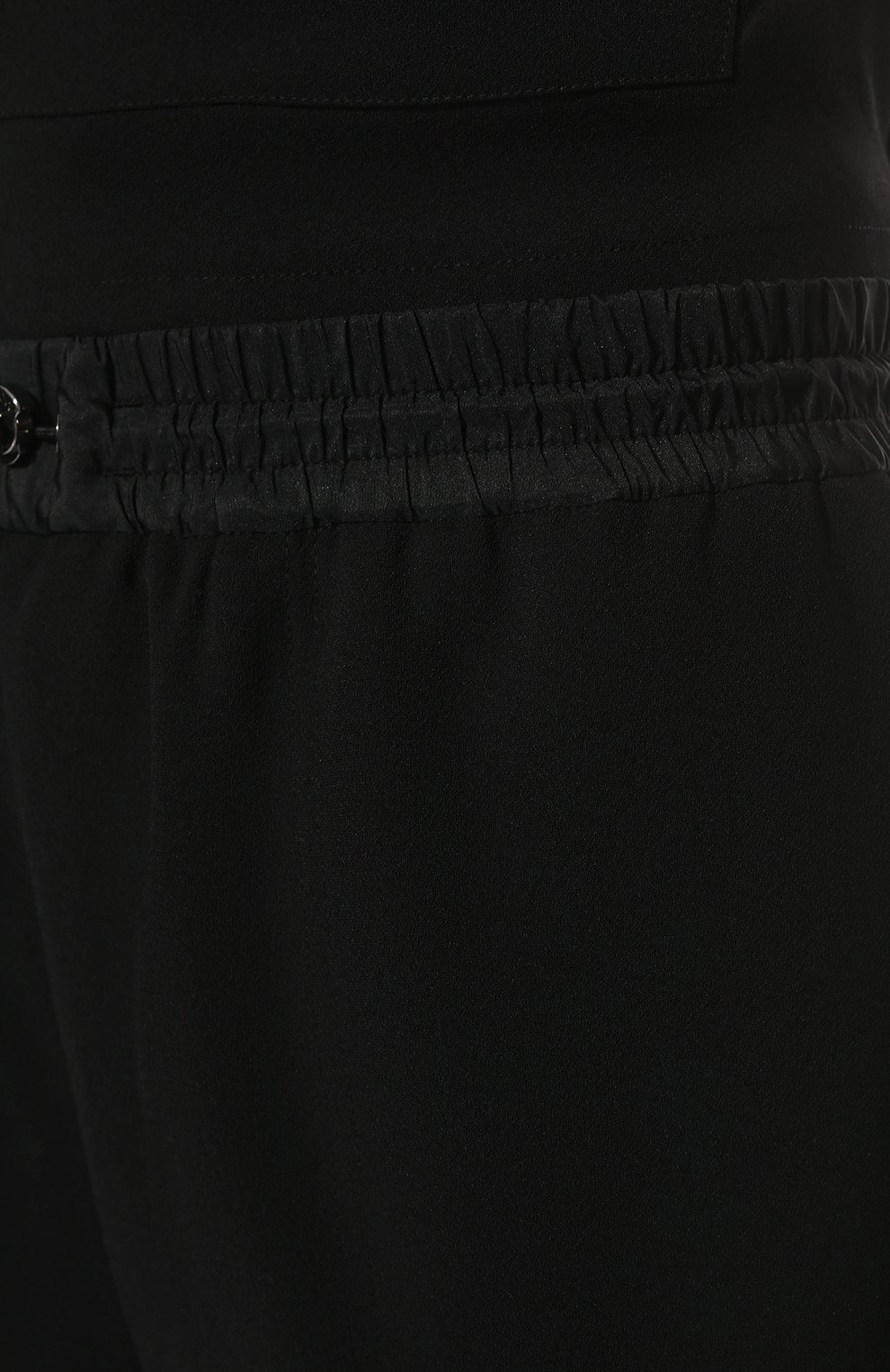 Джоггеры MONCLER черного цвета по цене 37550 руб., арт. H1-093-2A000-07-595VW, фото 5 Джоггеры MONCLER, арт. H1-093-2A000-07-595VW, фото 5