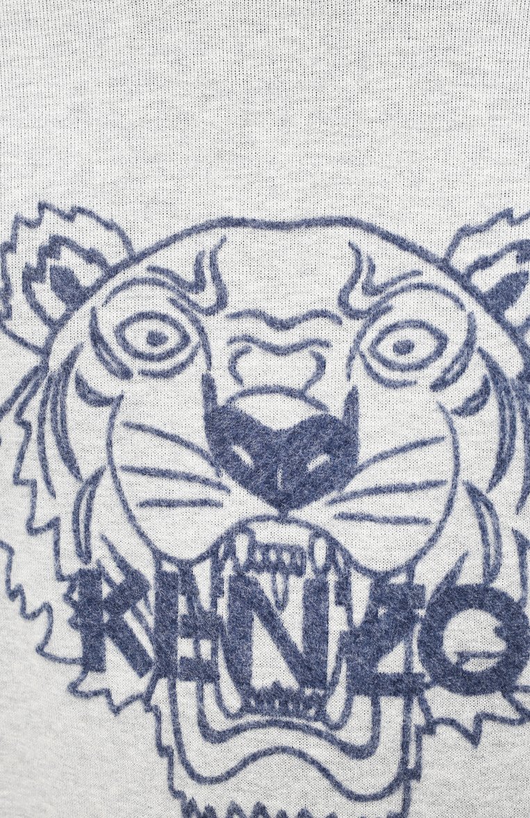 Мужской джемпер из шерсти и хлопка KENZO светло-серого цвета, арт. FA65PU5303XA | Фото 5 (Материал внешний: Шерсть; Длина (для топов): Стандартные; Рукава: Длинные; Мужское Кросс-КТ: Джемперы; Стили: Кэжуэл; Вырез: Кругл�ый; Принт: С принтом)