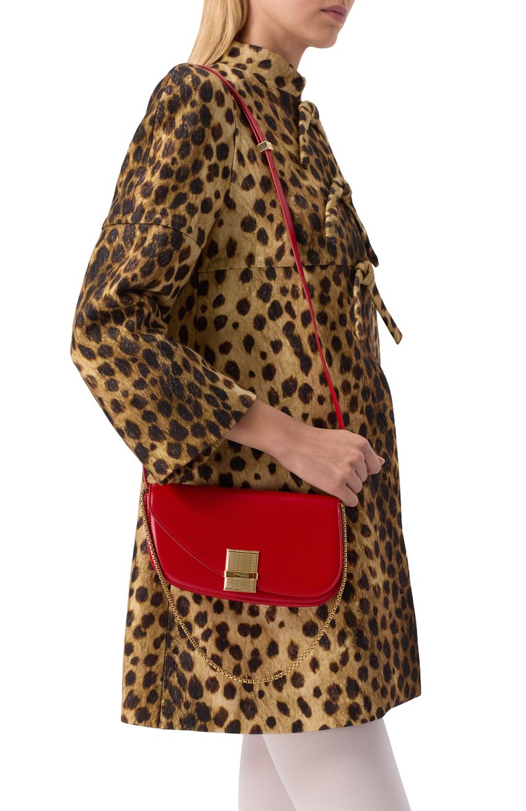 Женская сумка fiamma mini FERRAGAMO красного цвета, арт. 218951/775018 | Фото 2 (Размер: mini; Ремень/цепочка: На ремешке; Материал: Натуральная кожа)