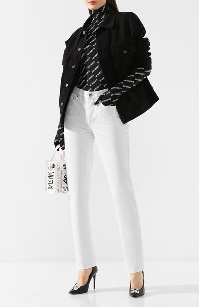 Джинсы VETEMENTS белого цвета по цене 86900 руб., арт. SS20PA327 2800/W/WHITE, фото 2 Джинсы VETEMENTS, арт. SS20PA327 2800/W/WHITE, фото 2