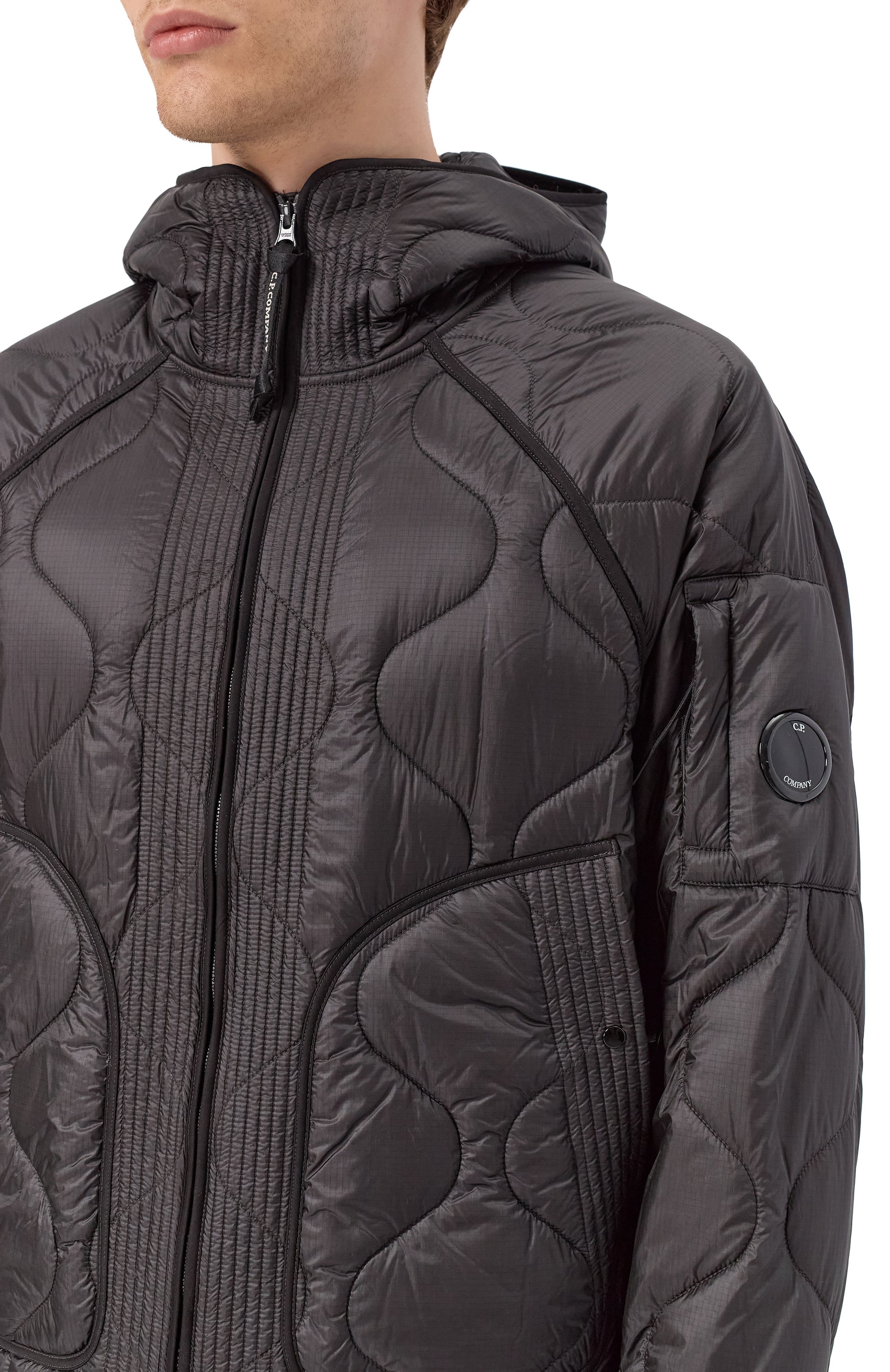 Утепленная куртка C.P. COMPANY черного цвета по цене 77950 руб., арт. 19CM0W047A110158A, фото 5 Утепленная куртка C.P. COMPANY, арт. 19CM0W047A110158A, фото 5